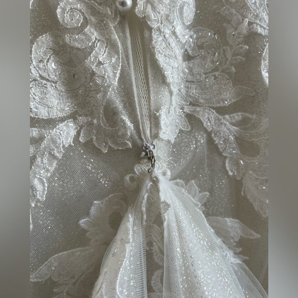 Sophia Tolli wedding dress in tailored size 6 - Picture 9 of 12